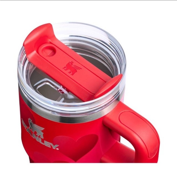 NWT Stanley Valentine's Day 20oz H2.0 Flowstate Quencher in Red Heart Gradient - Picture 3 of 3